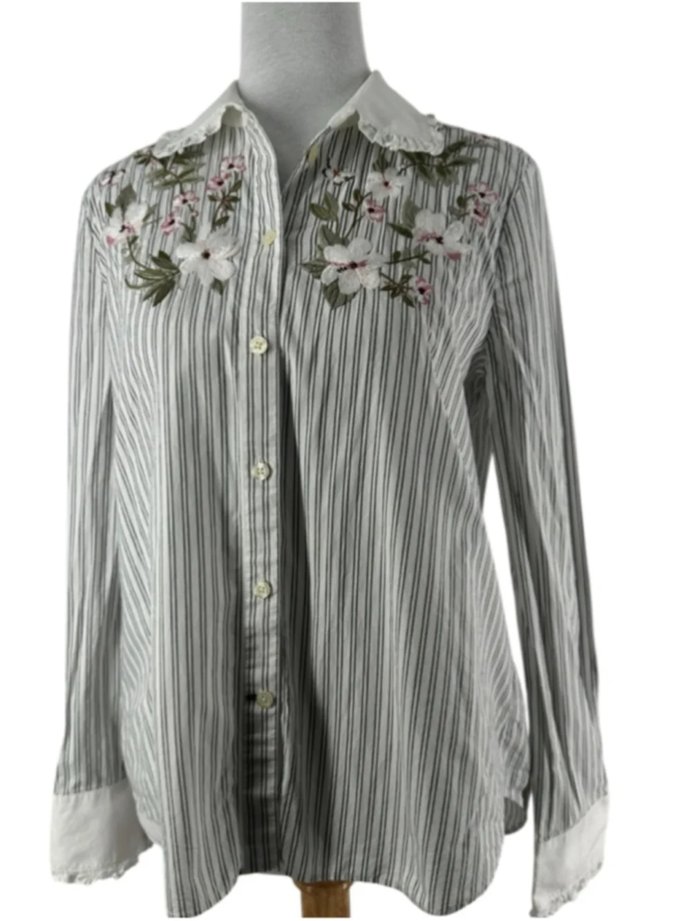 Kate Spade button front Ruffle Striped Embroidered Shirt preppy soft girl sz sm